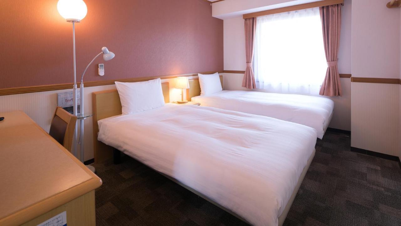 Toyoko Inn Matsuyama Ichibancho Екстер'єр фото