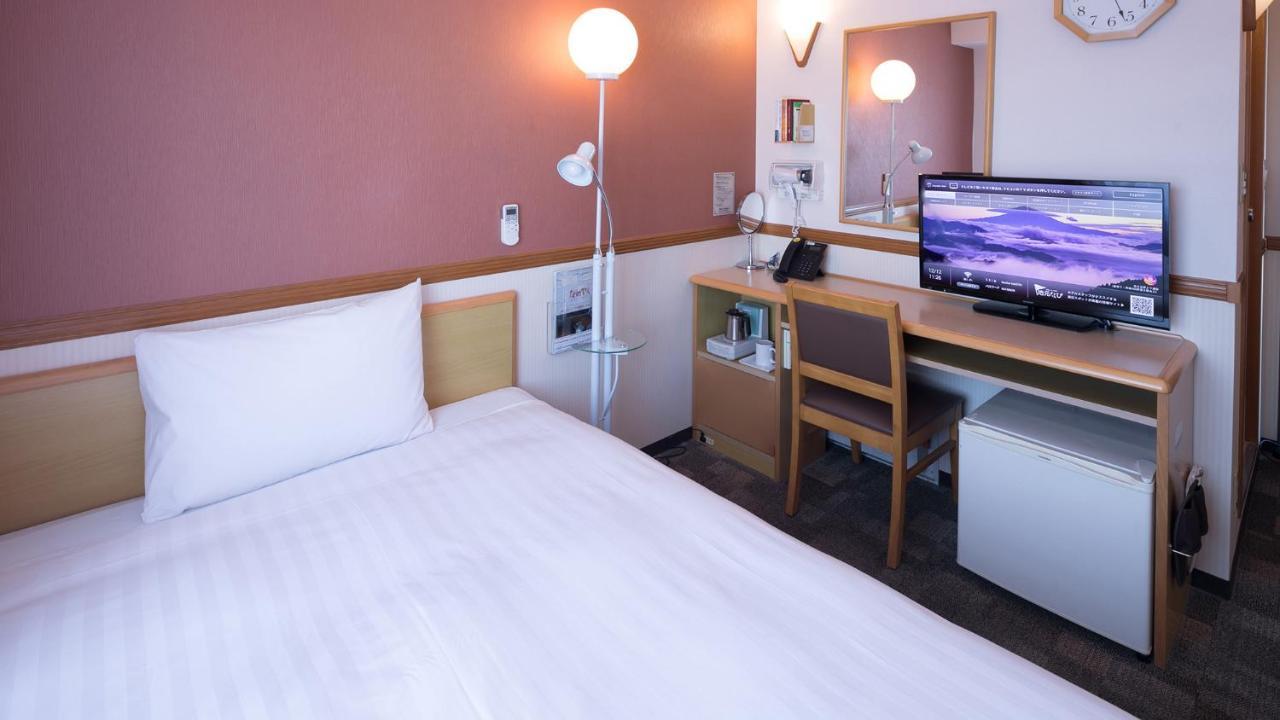 Toyoko Inn Matsuyama Ichibancho Екстер'єр фото