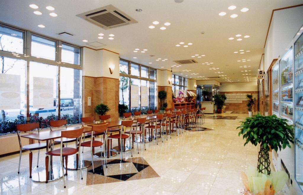 Toyoko Inn Matsuyama Ichibancho Екстер'єр фото